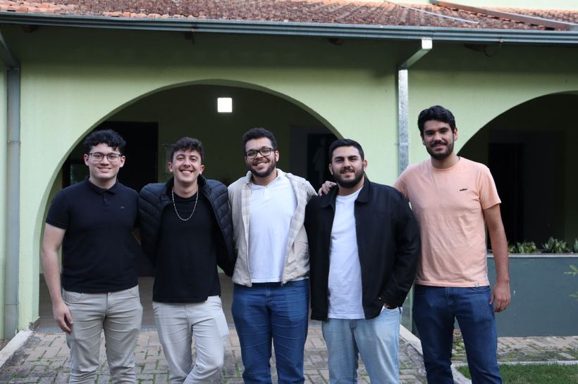 Participantes reunidos no encerramento do evento