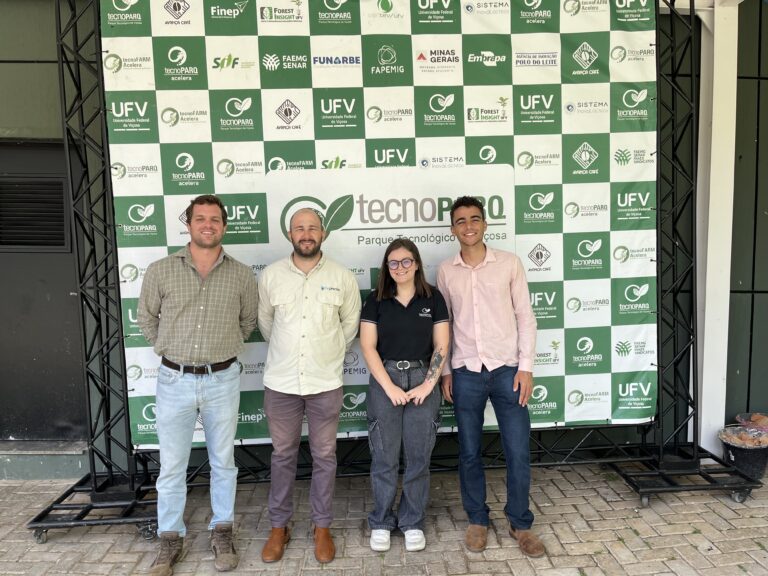 Rafael Orozco e membros do tecnoPARQ