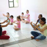 Meninas fazendo balé no tecnoPARQ Social